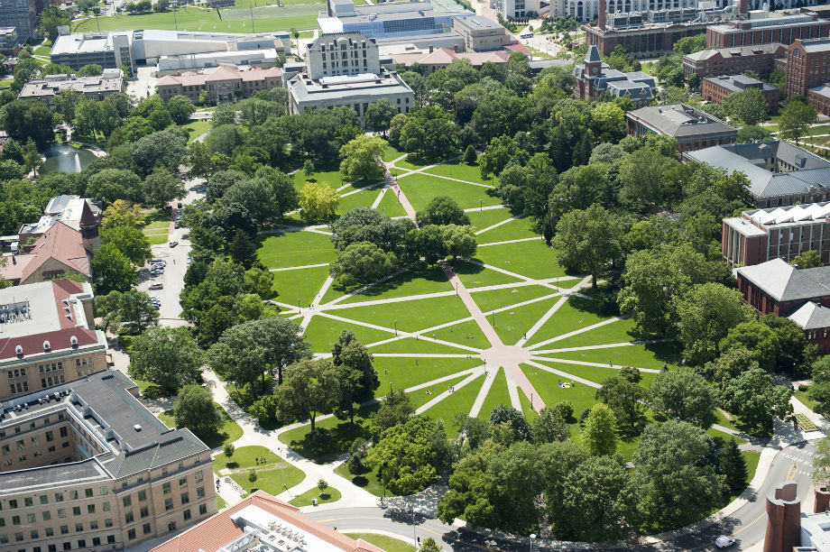 Students at the Oval during chapter outreach
